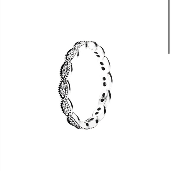 Pandora Oval Leaves Ring *retired* - Picture 2 of 5